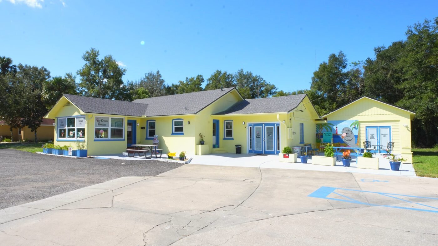 Commercial real estate photography — business exterior